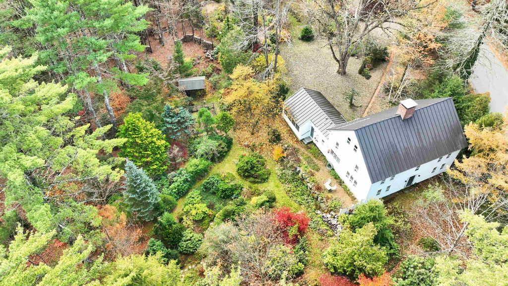 457 Reservoir Drive, Weare, NH 03281