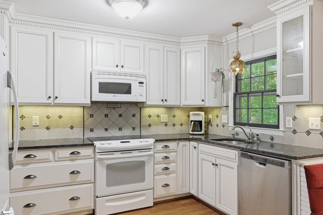 106 Buckingham Way, Taylors, SC 29687