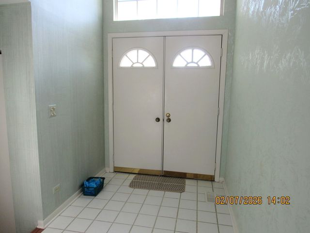 718 Sturnbridge Lane, Schaumburg, IL 60173