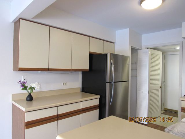 718 Sturnbridge Lane, Schaumburg, IL 60173