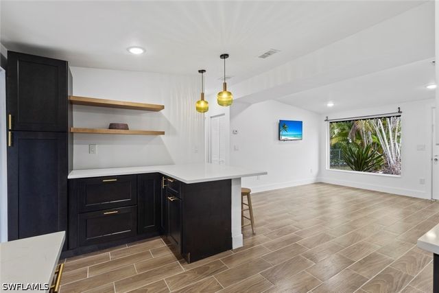 1363 Barbizon LN, Naples, FL 34104