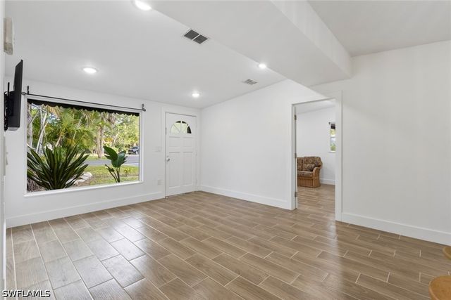 1363 Barbizon LN, Naples, FL 34104