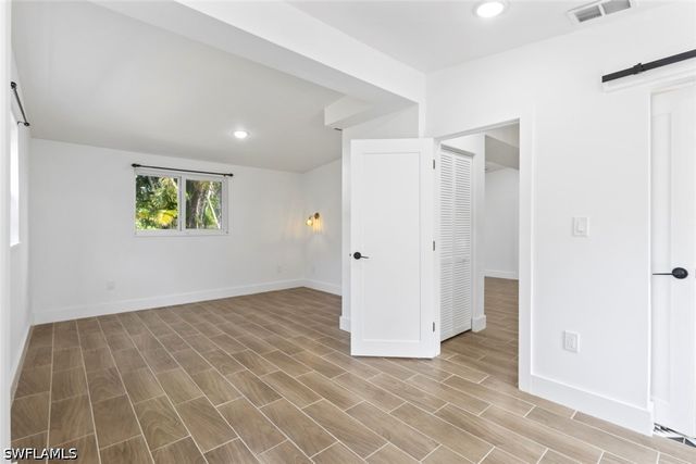 1363 Barbizon LN, Naples, FL 34104