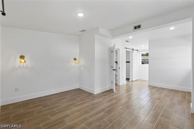 1363 Barbizon LN, Naples, FL 34104