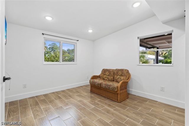 1363 Barbizon LN, Naples, FL 34104