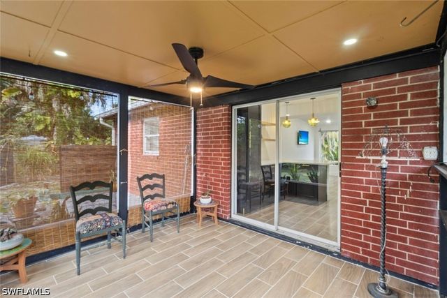 1363 Barbizon LN, Naples, FL 34104