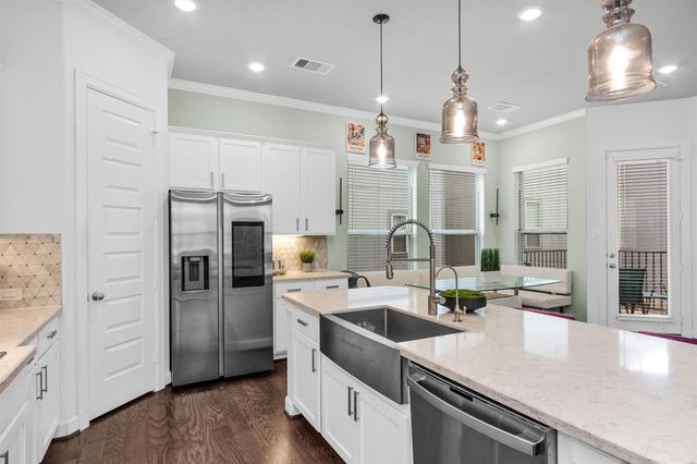 4008 Centre Glen Drive, Houston, TX 77043