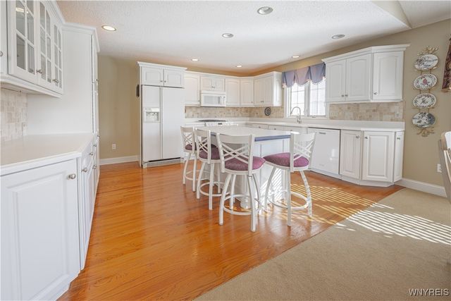 5426 Carleton Lake Drive, Lockport Town, NY 14094