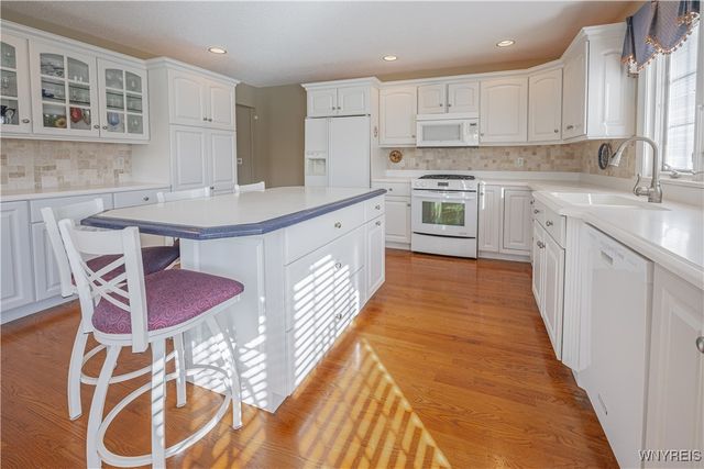 5426 Carleton Lake Drive, Lockport Town, NY 14094