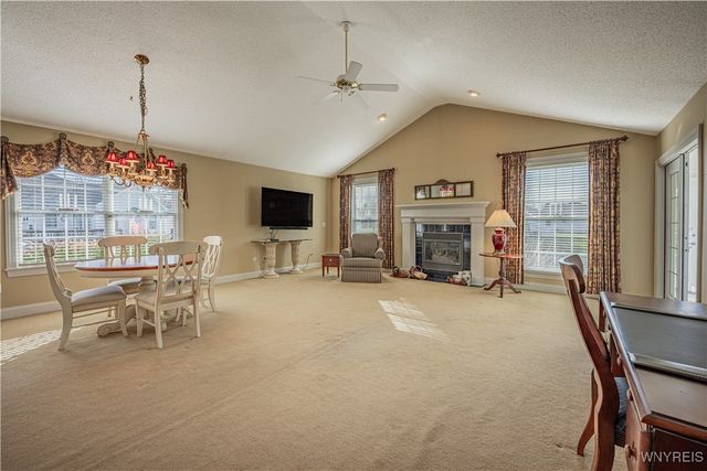 5426 Carleton Lake Drive, Lockport Town, NY 14094