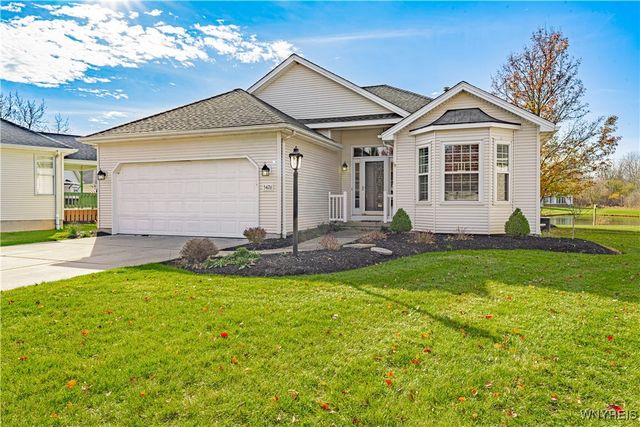 5426 Carleton Lake Drive, Lockport Town, NY 14094