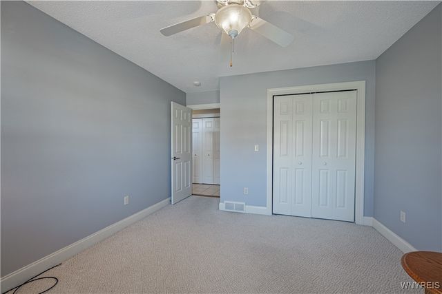 5426 Carleton Lake Drive, Lockport Town, NY 14094