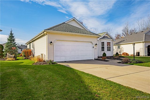 5426 Carleton Lake Drive, Lockport Town, NY 14094