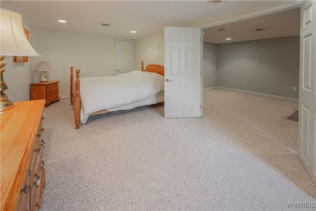 5426 Carleton Lake Drive, Lockport Town, NY 14094