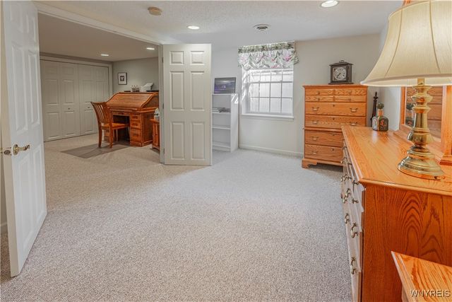 5426 Carleton Lake Drive, Lockport Town, NY 14094