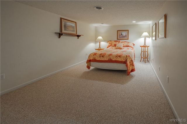 5426 Carleton Lake Drive, Lockport Town, NY 14094