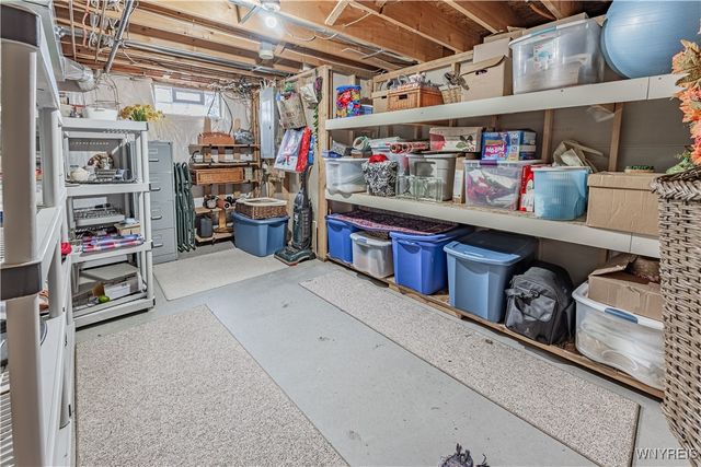 5426 Carleton Lake Drive, Lockport Town, NY 14094