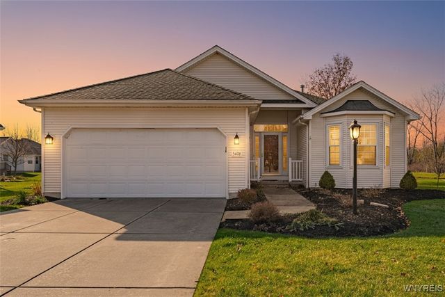 5426 Carleton Lake Drive, Lockport Town, NY 14094