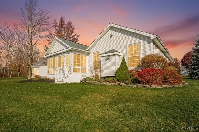 5426 Carleton Lake Drive, Lockport Town, NY 14094