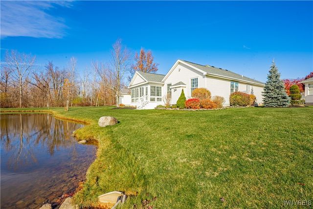 5426 Carleton Lake Drive, Lockport Town, NY 14094