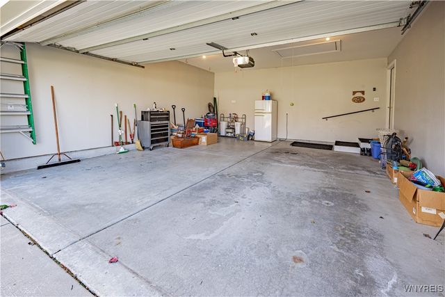 5426 Carleton Lake Drive, Lockport Town, NY 14094