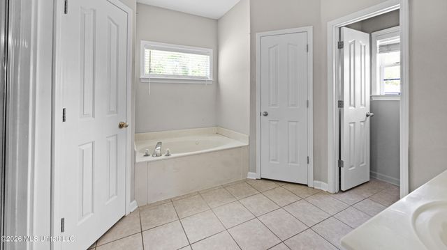 857 Amanda Cove, Hernando, MS 38632