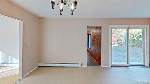 25 Hawthorne Street, Mount Sinai, NY 11766