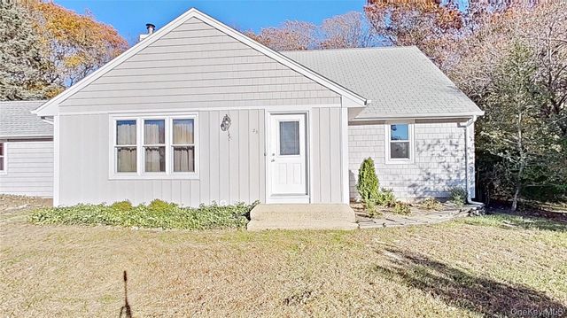 25 Hawthorne Street, Mount Sinai, NY 11766