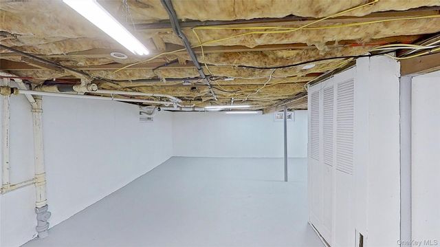 25 Hawthorne Street, Mount Sinai, NY 11766