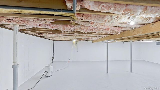 25 Hawthorne Street, Mount Sinai, NY 11766