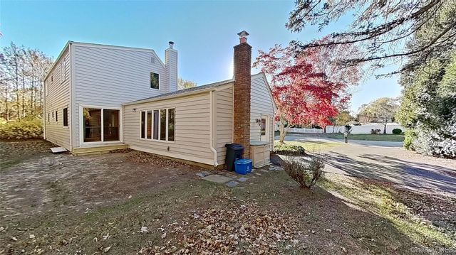 25 Hawthorne Street, Mount Sinai, NY 11766