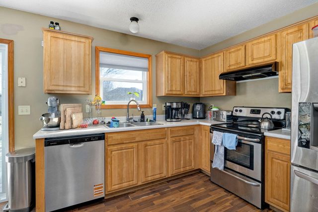 3864 W Overland Street, Springfield, MO 65807