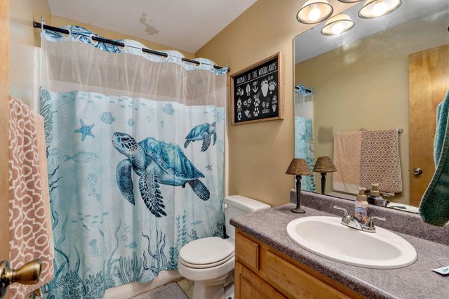 3864 W Overland Street, Springfield, MO 65807