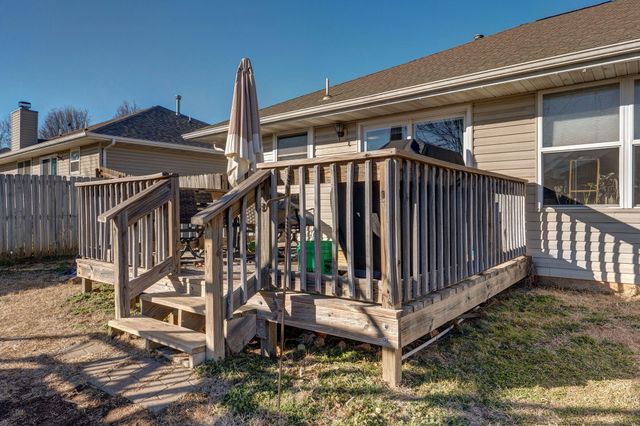 3864 W Overland Street, Springfield, MO 65807