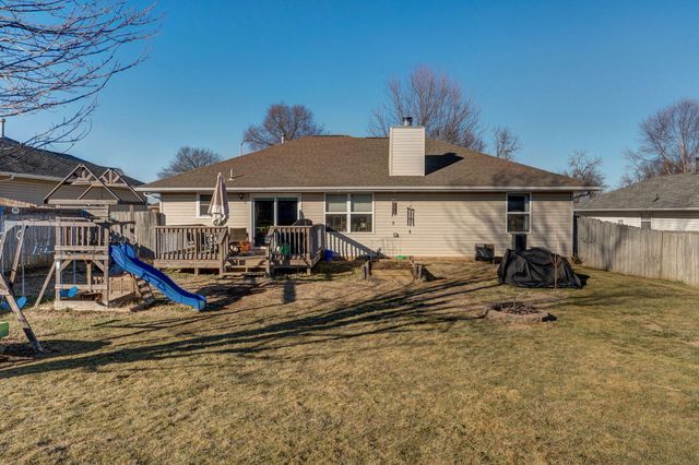 3864 W Overland Street, Springfield, MO 65807