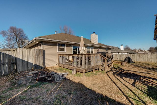 3864 W Overland Street, Springfield, MO 65807