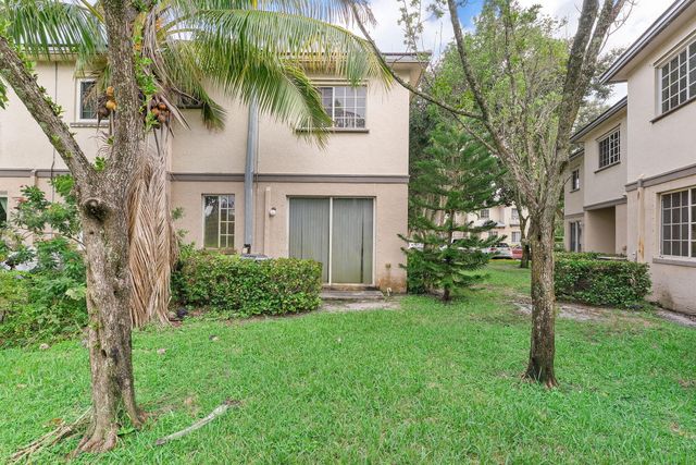 2022 ISLAND Drive, Riviera Beach, FL 33404