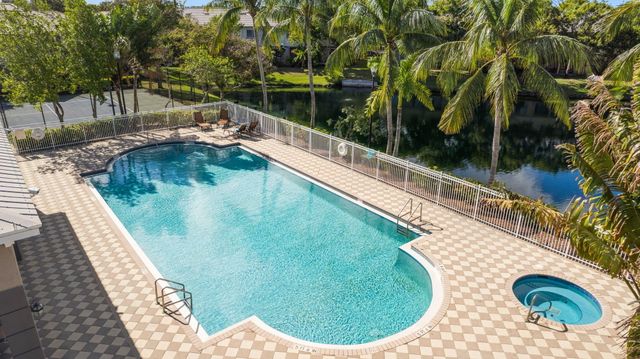 2022 ISLAND Drive, Riviera Beach, FL 33404