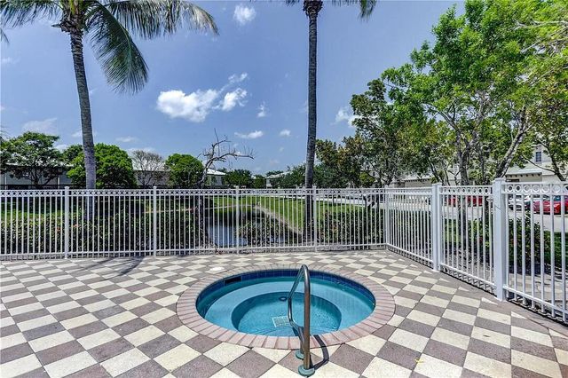 2022 ISLAND Drive, Riviera Beach, FL 33404