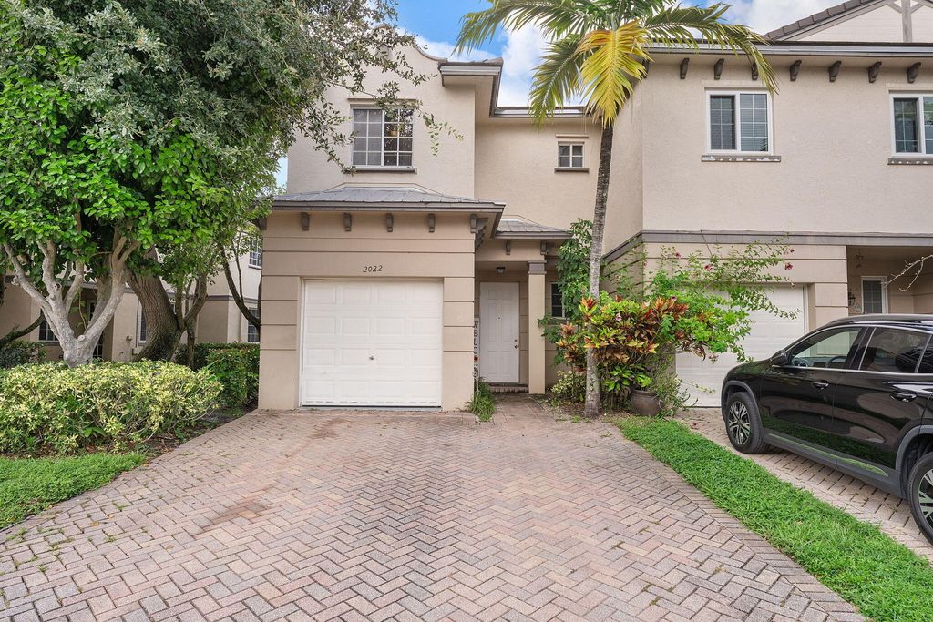 2022 ISLAND Drive, Riviera Beach, FL 33404