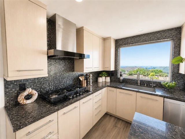 9 Olympus, Irvine, CA 92603