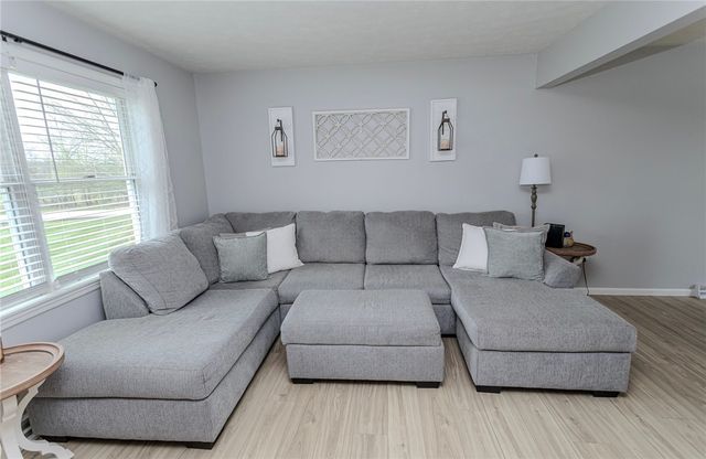 115 General Dr, North Union Twp, PA 15401