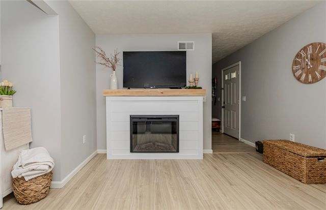 115 General Dr, North Union Twp, PA 15401