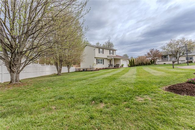 115 General Dr, North Union Twp, PA 15401
