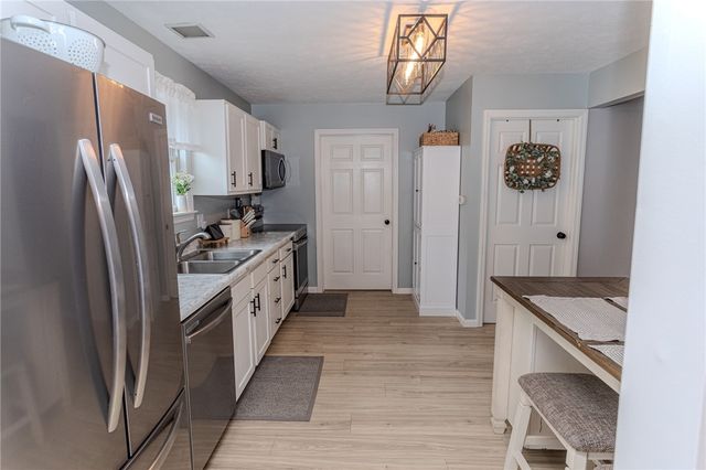 115 General Dr, North Union Twp, PA 15401