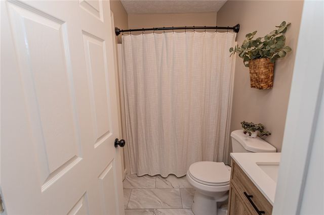 115 General Dr, North Union Twp, PA 15401