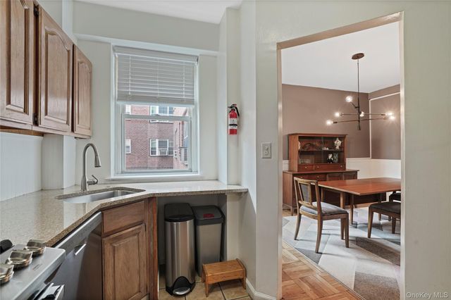 235 Garth Road E1G, Scarsdale, NY 10583
