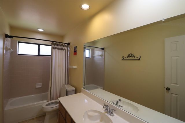 509 Hunters Creek Drive, Mesquite, TX 75150