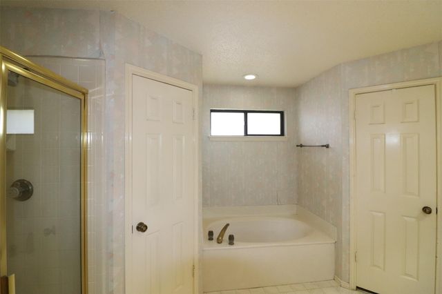 509 Hunters Creek Drive, Mesquite, TX 75150