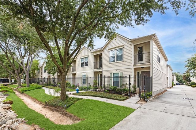 1138 W 25th Street F, Houston, TX 77008